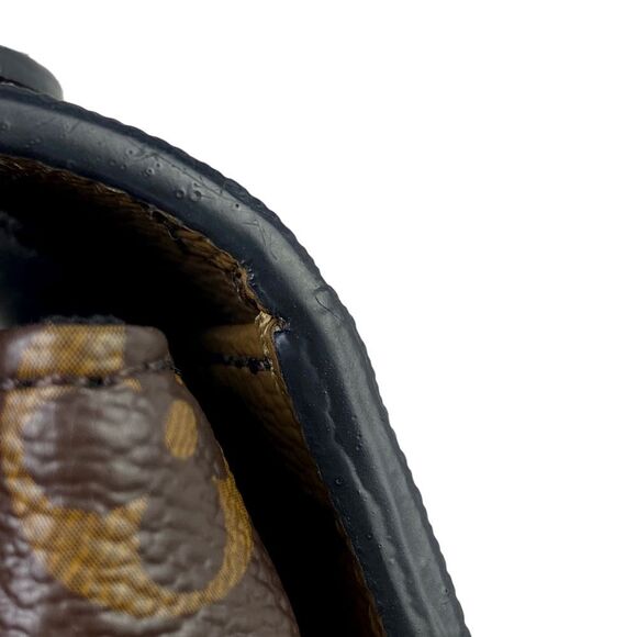 Louis Vuitton Pochette Metis MM Shoulder Bag - Picture 6 of 11